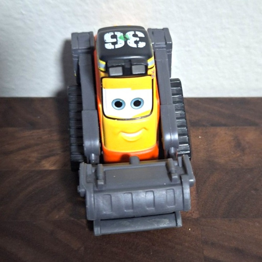 Disney Pixar Planes Fire & Rescue Drip Diecast Skid Steer Bulldozer Tractor #36
